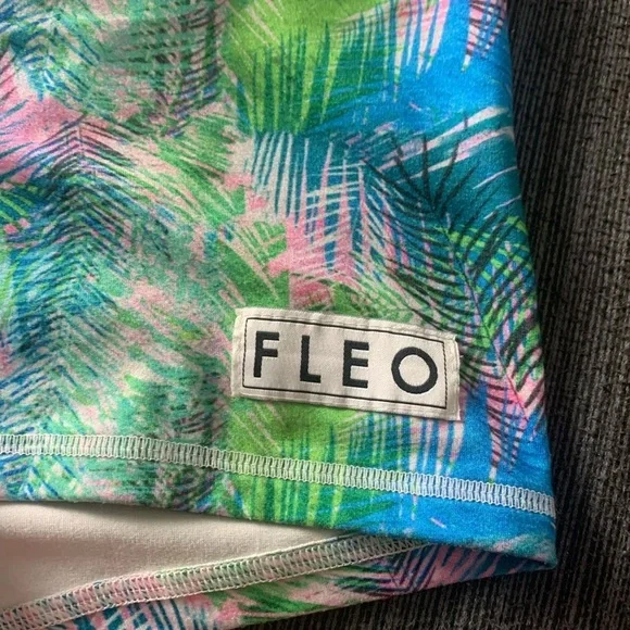 FLEO Iridescent Tropical Hawaiian Palm Tree Print Shorts Pink Green Blue Large - Picture 5 of 9